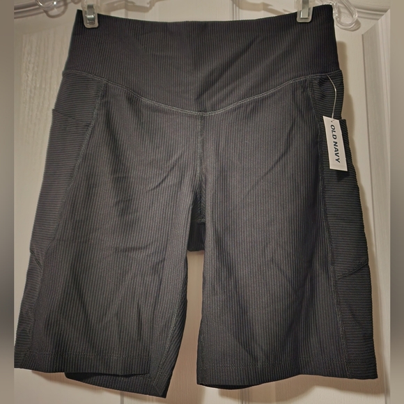 Old Navy High Rise Ribbed Bike Shorts - Picture 5 of 7